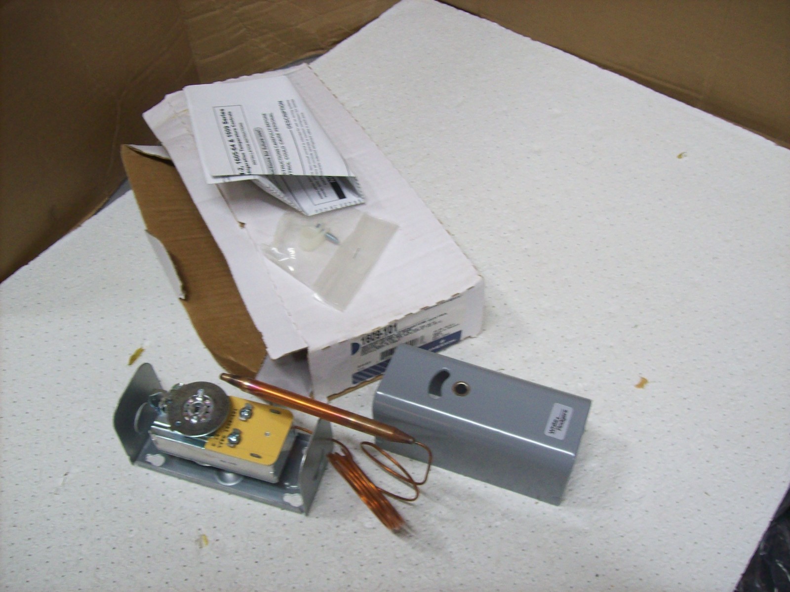 F13) White Rodgers Thermostat 1609-101 (new, in box)