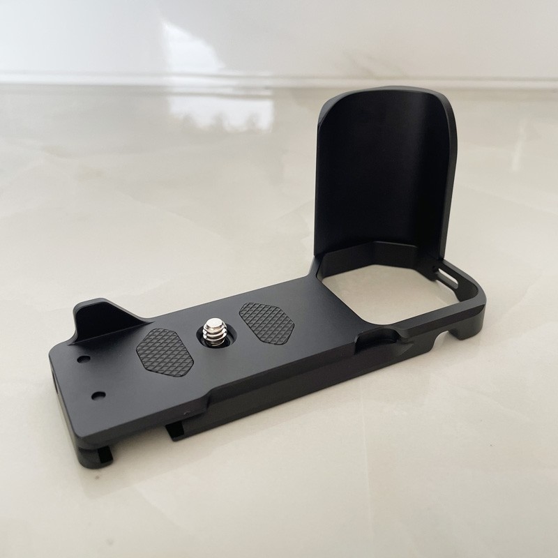Camera L Bracket Hand Grip Holder Quick Release Plate for Sony ZV-E10 ZVE10