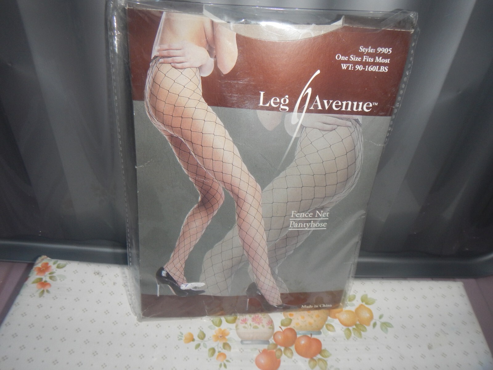 LEG AVENUE WHITE FENCE NET TIGHTS ONE SIZE