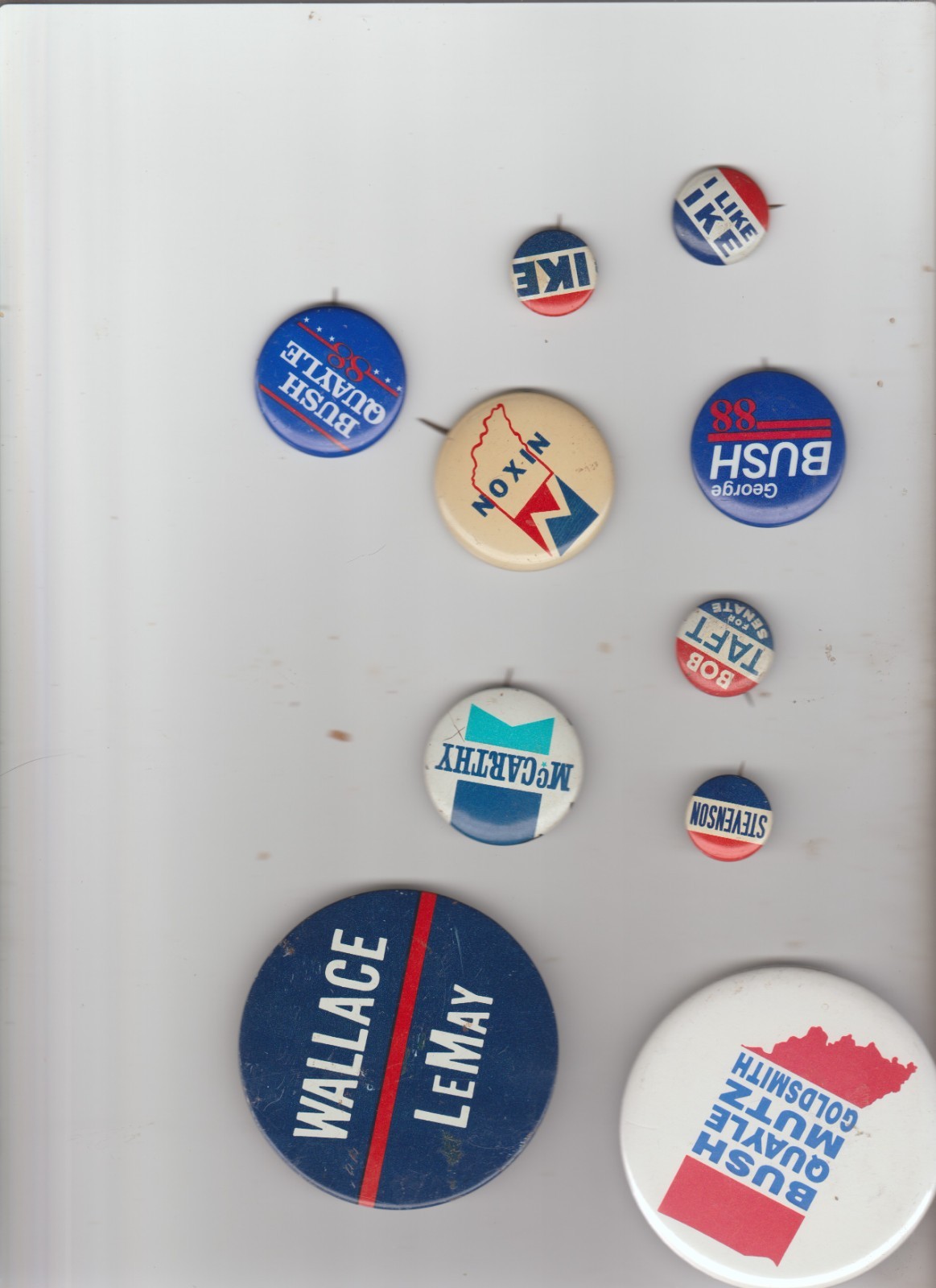 Lot of 10 political campaign buttons