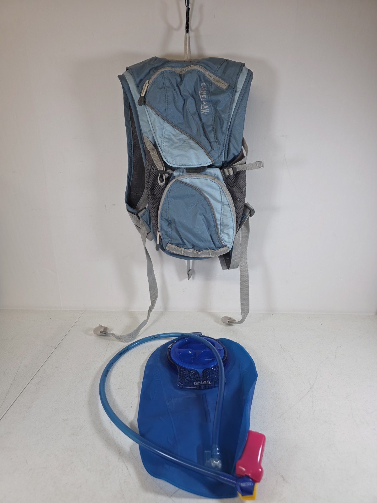 CamelBak Aurora Hydration Pack Teal Blue w/ Reservoir Hiking Cycling Women's