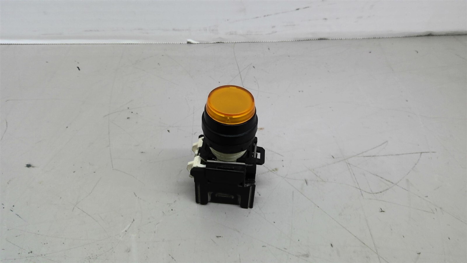 Square D 9001-DFSN Push Button Switch Amber