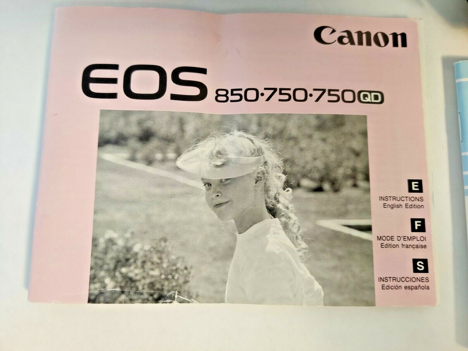 Canon EOS QD Programable Camera & Speedlite 430 EZ flash + Manuals - untested