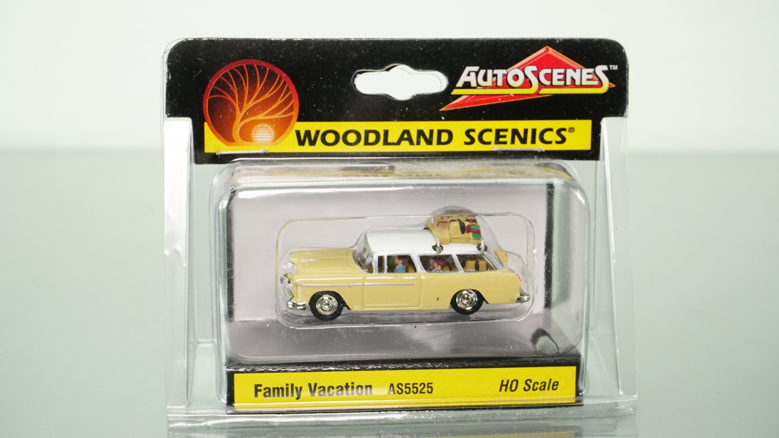 Woodland Family Vacation HO scale
