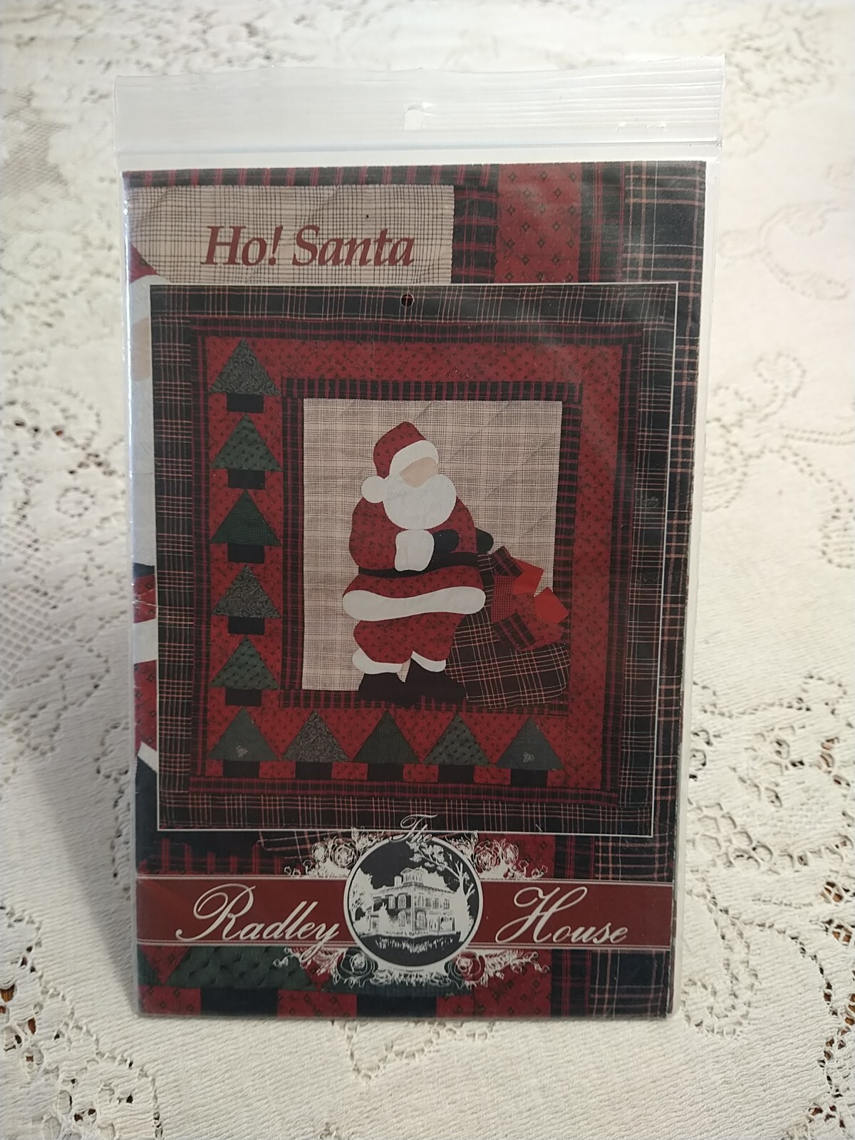 RADLEY HOUSE "Ho! Santa" WALL HANGING Quilt PATTERN 28" x 30"