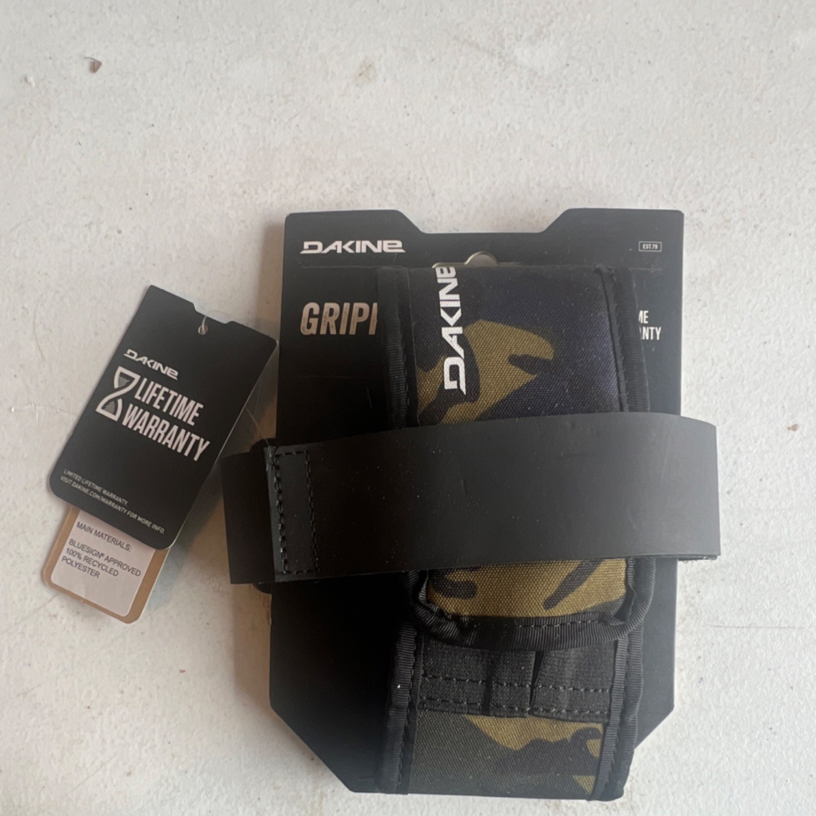 DAKINE Gripper Saddle Bag Camouflage Hook & Loop Closure Lightweight Cycling