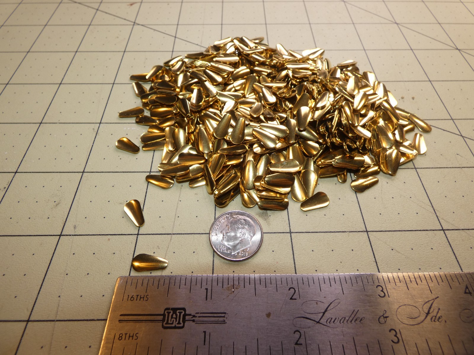 TEAR DROP ICE BLADES ICE JIG BLADES SMALL TINY BRASS GOLD SIZE M-3 100 PCS