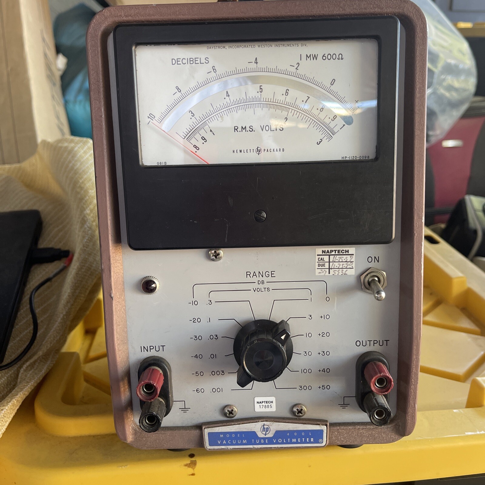 Vintage Original Industrial HP Model 400L Vacuum Tube Voltmeter