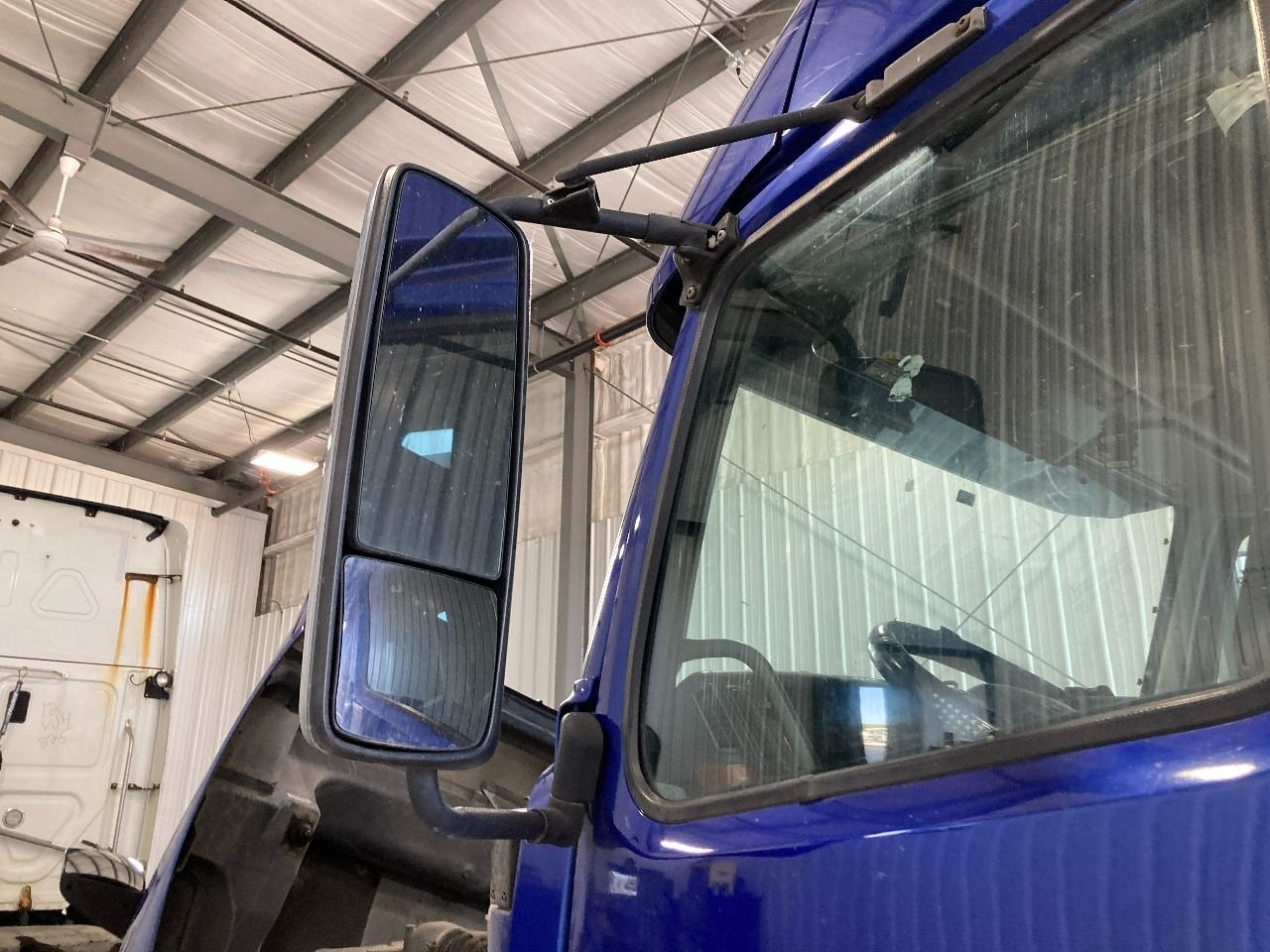 2003-2012 Volvo VNL POLY/CHROME Left/Driver Door Mirror - Used