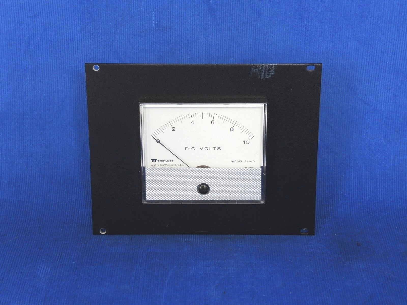 Vintage Triplett Voltmeter 320-G, 0-10 VDC