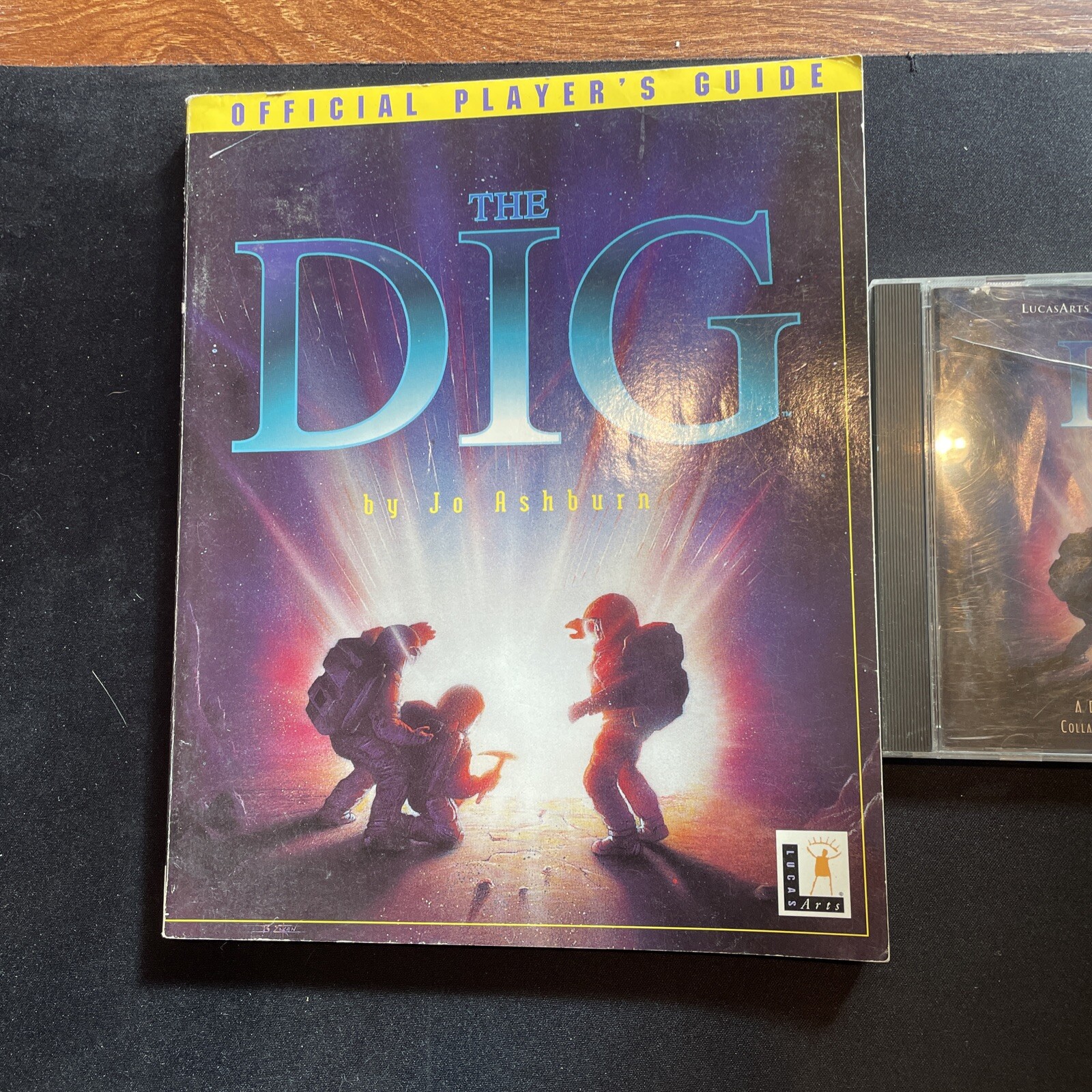 Dig Official Players Guide And Disc Game (1995, Trade Paperback)
