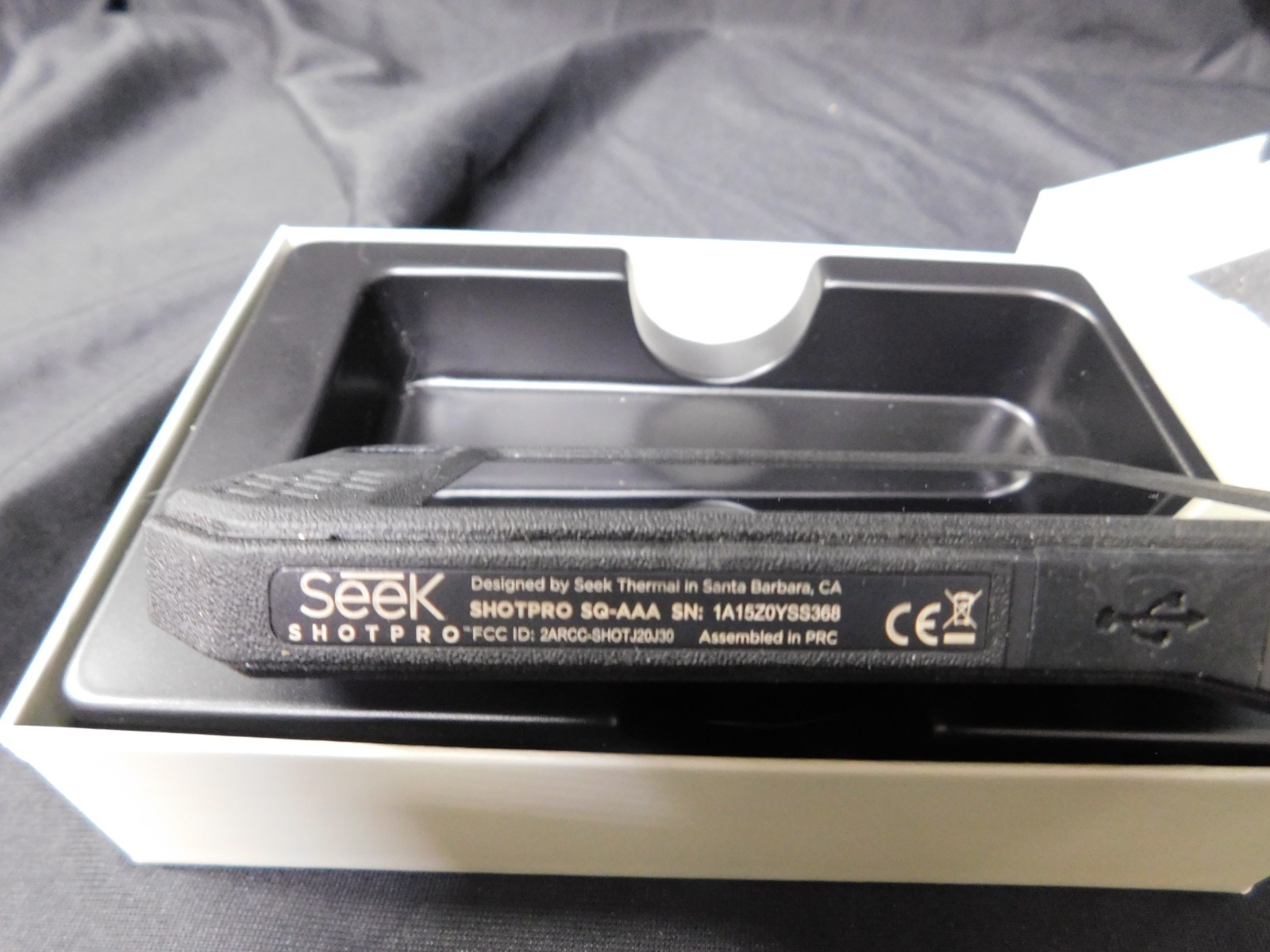 Seek Thermal SQ-AAA Battery Powered Handheld Thermal Imaging Camera (EB44)