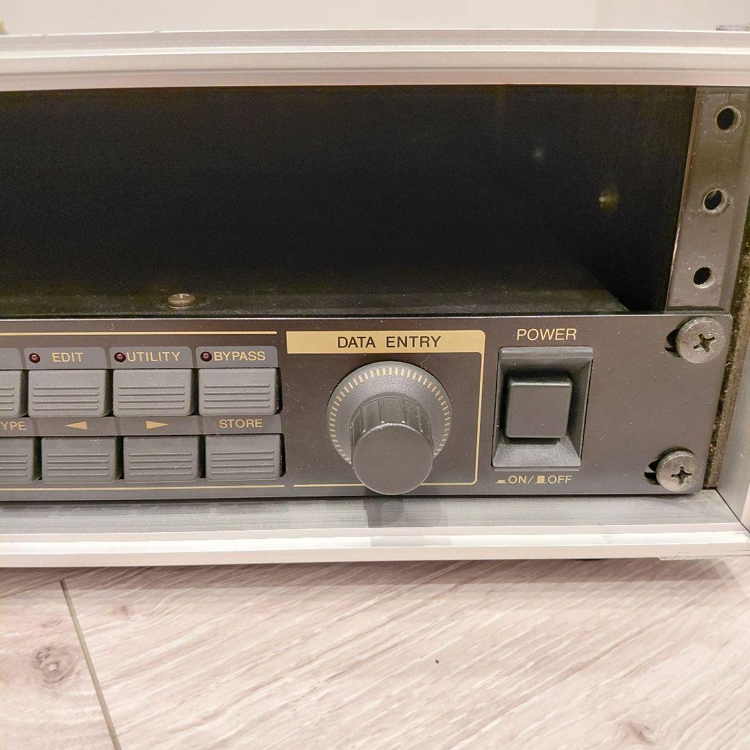 YAMAHA FX770 Guitar Effect Processor