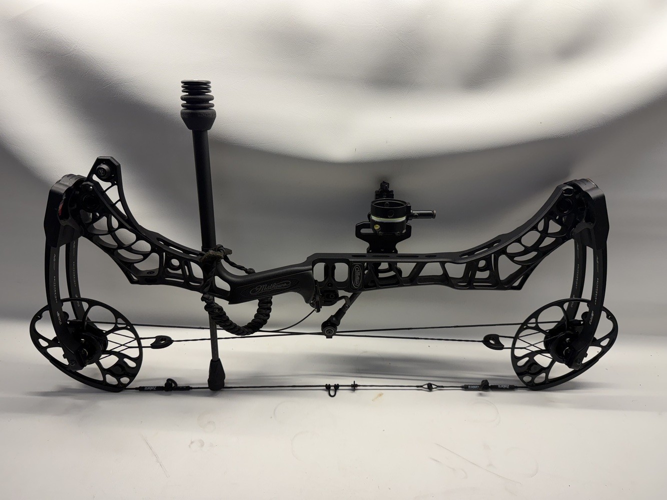 MATHEWS V3 COMPOUND BOW WITH HHA SIGHT