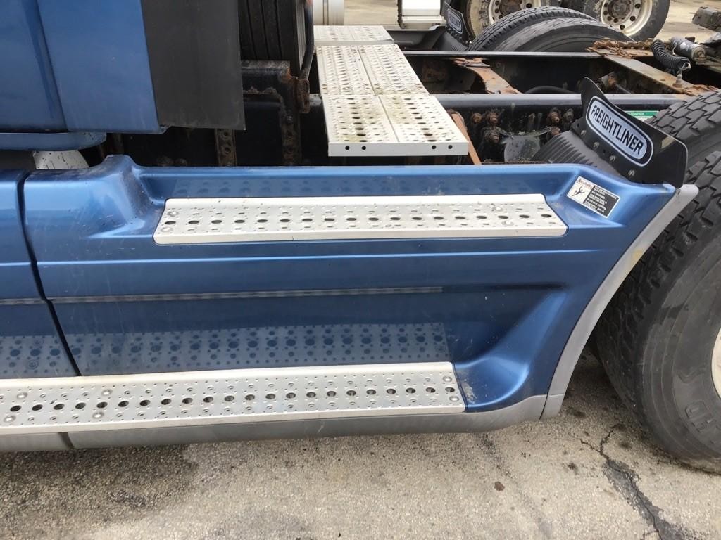 For 2012 FREIGHTLINER CASCADIA 125 SIDE FAIRING Left ,  OH