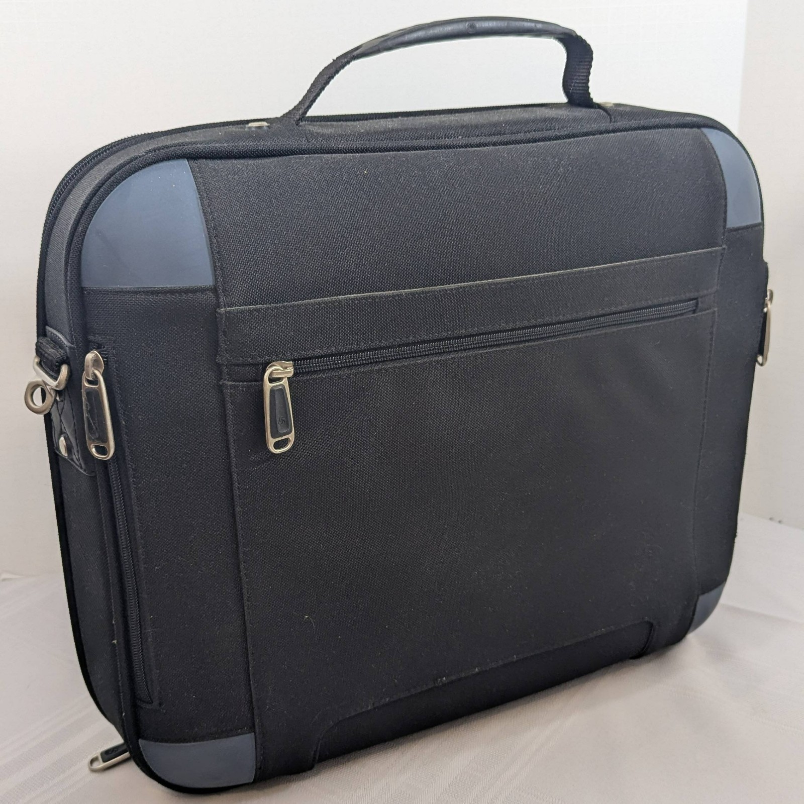 Samsonite padded laptop bag - black with shoulder strap