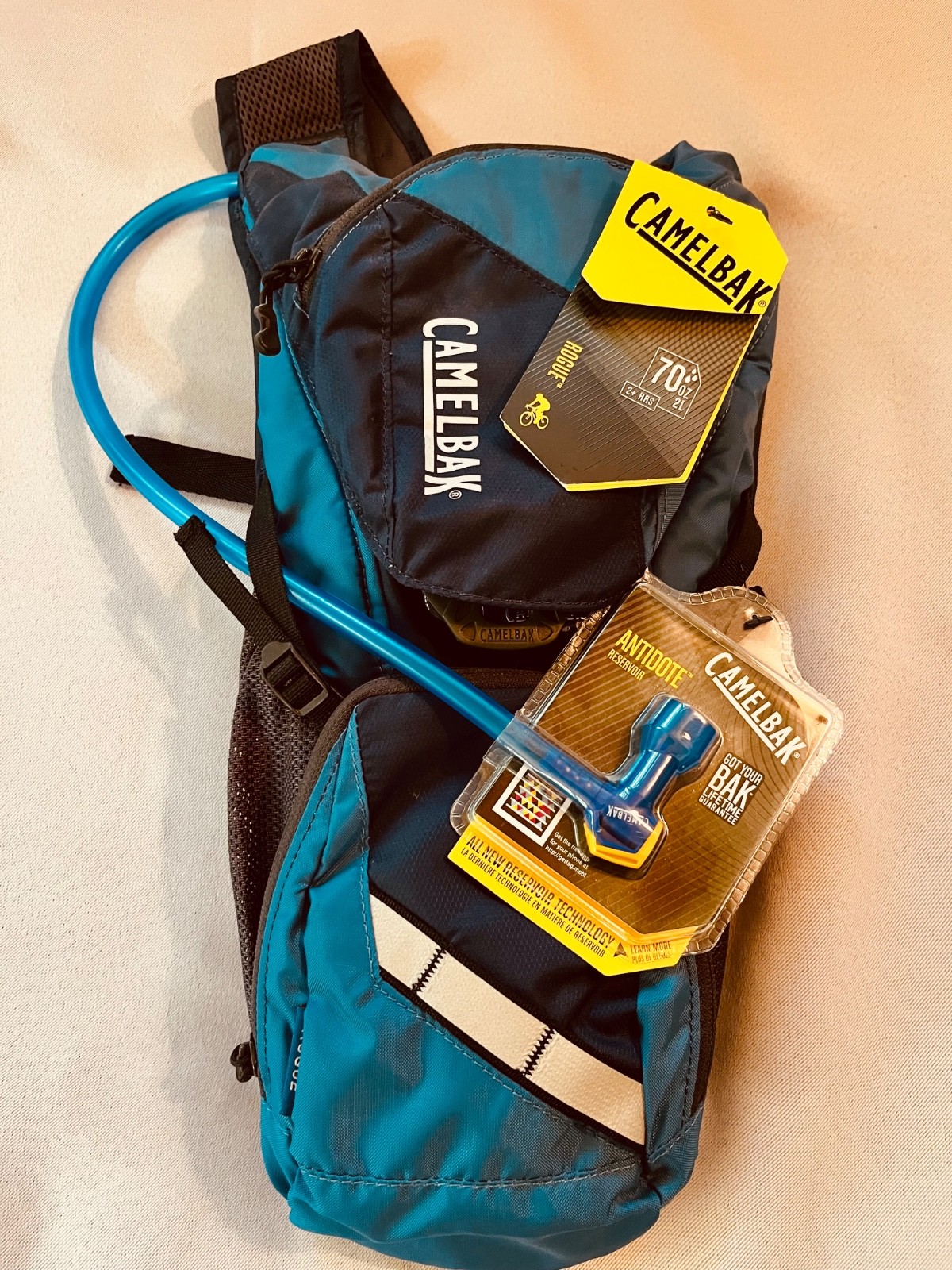 Brand New CamelBak Rogue 70 oz (2L) Hydration Pack with The Antidote Reservoir