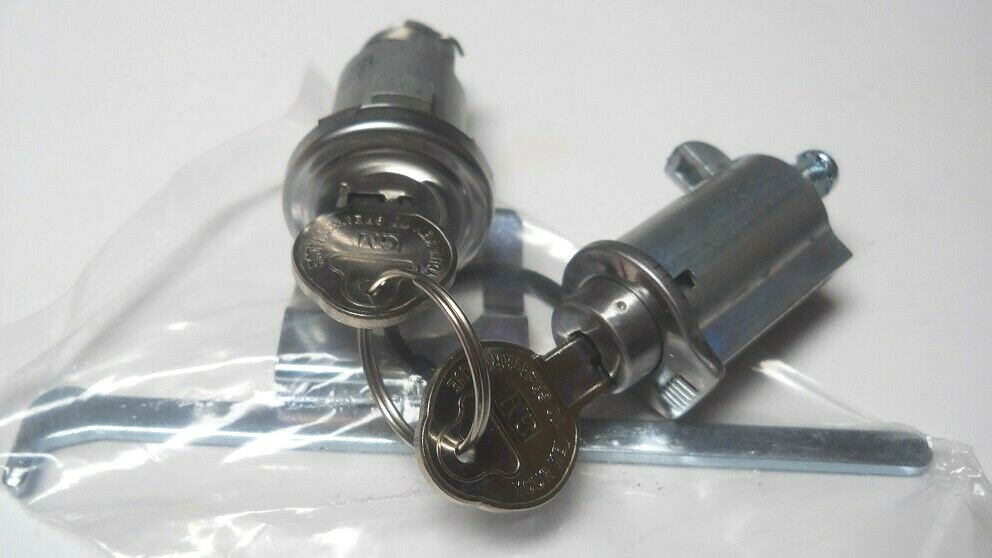 1955 1956 1957 Chevy Glove Lock ribbed trunk lock Set GM keys