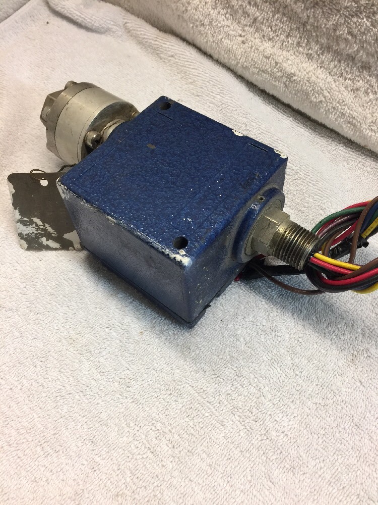 ITT 100P57CC6 Adjustable Pressure Switch (1041)