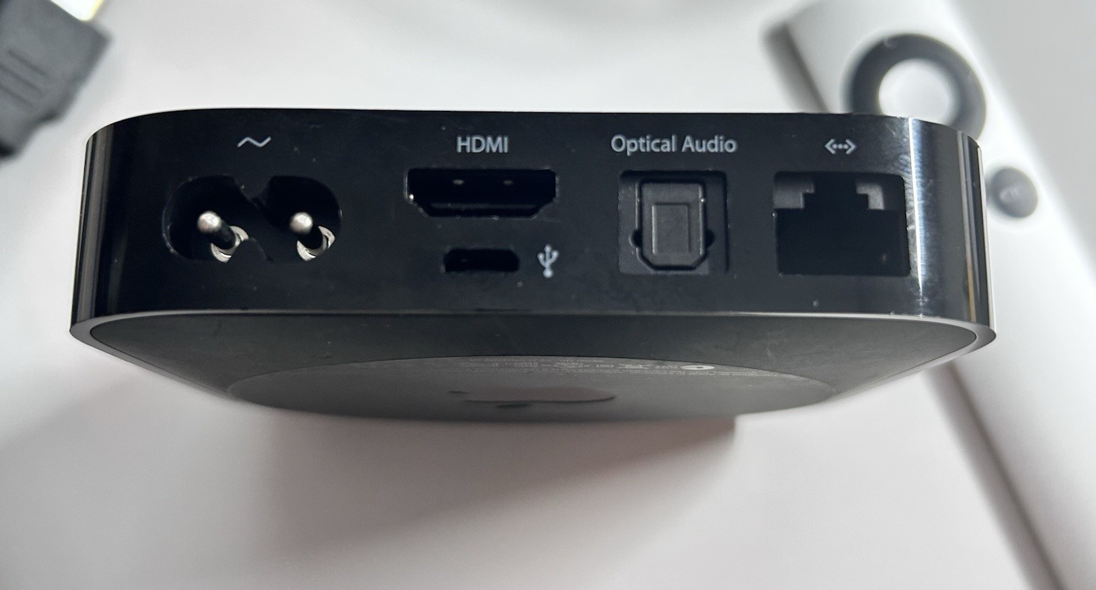 Apple TV 3rd Generation (2013) A1469 Remote, Power & HDMI Cable - Works Great