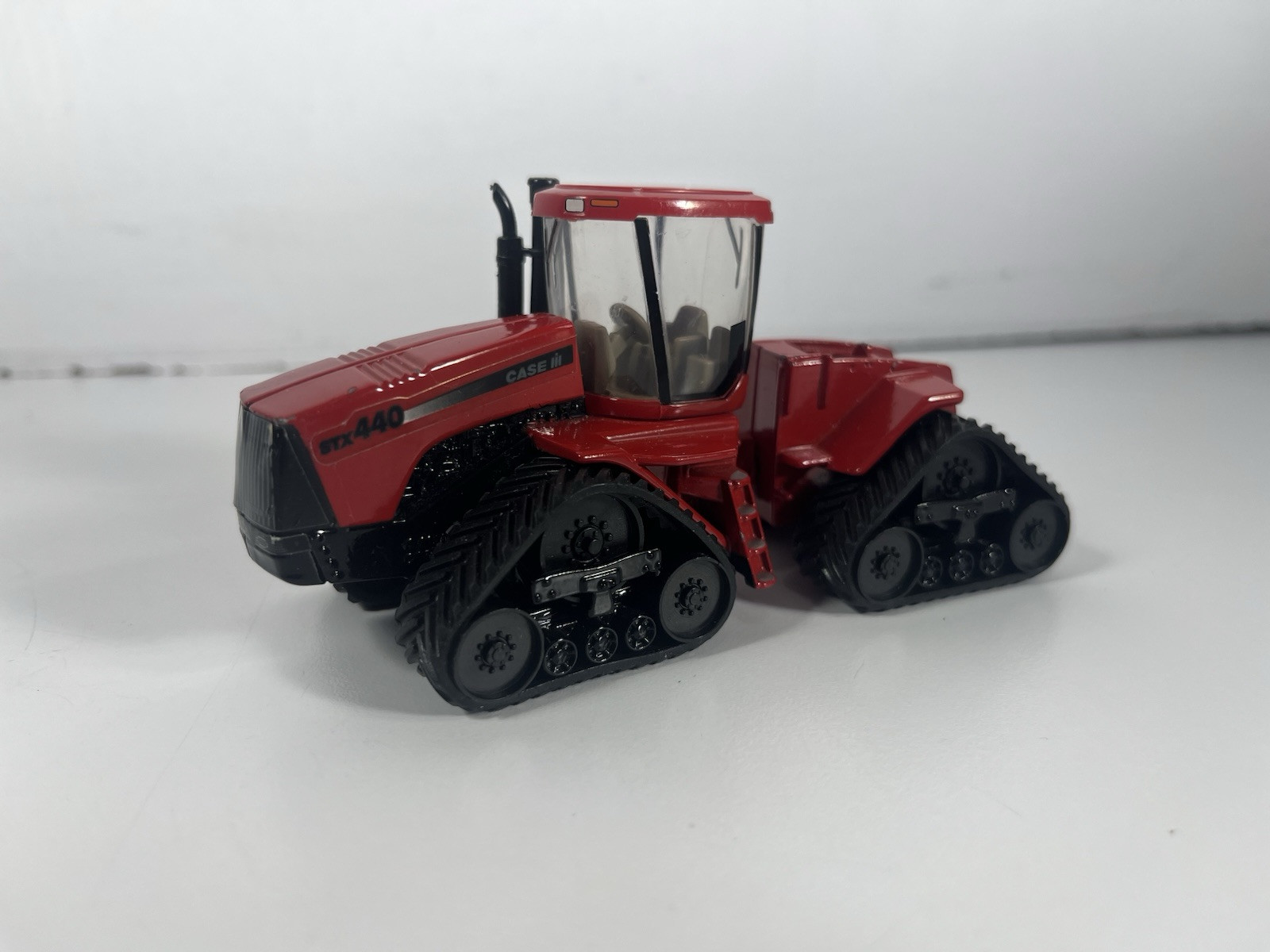 ERTL CASE IH STX 440 4WD Quadtrac Red Farm Tractor, 1/64