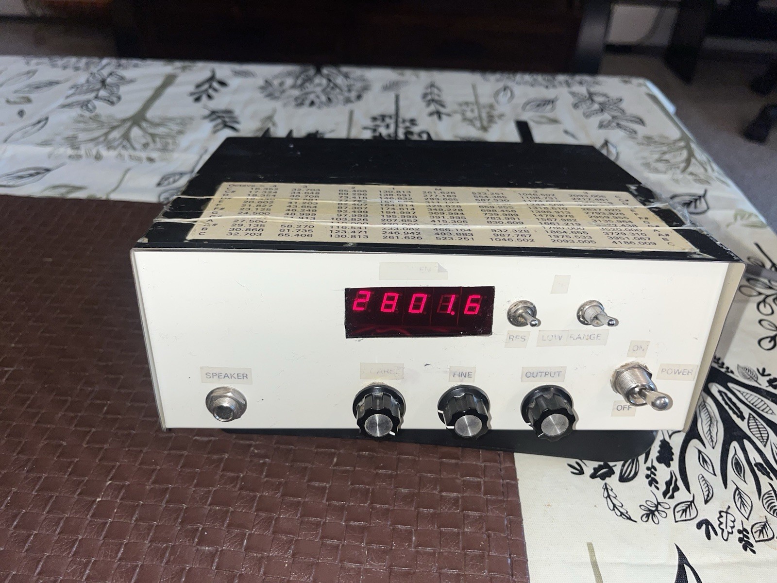 RF Signal Generator/audio Frequency Synthesizer w/ Digital Display &