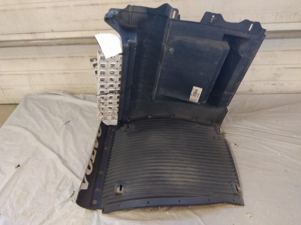 For 2012 VOLVO VNL SIDE FAIRING Left , MD