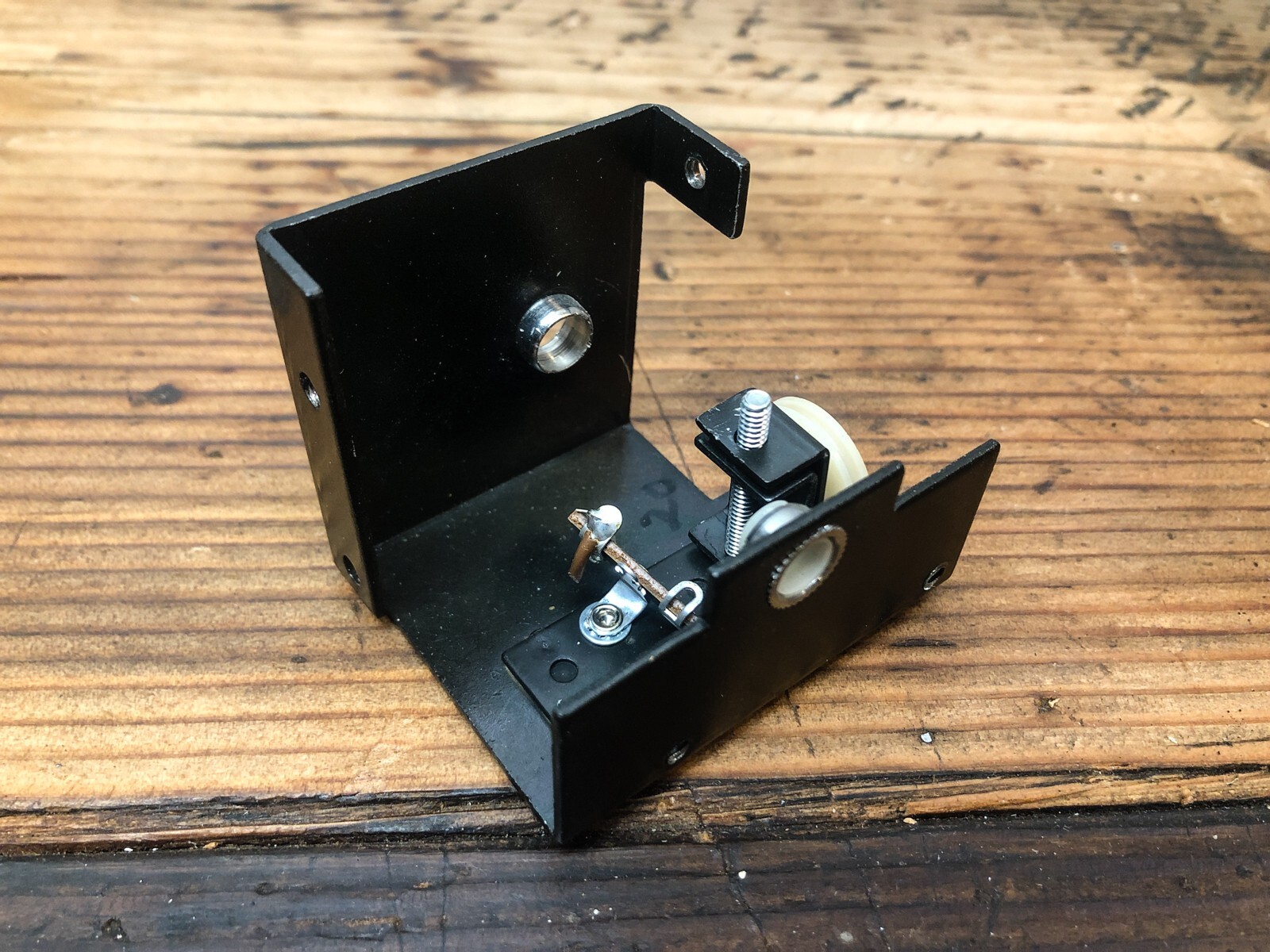McIntosh MR-73 Tuner Part Out:  Dial Pulley Holder / Pulley