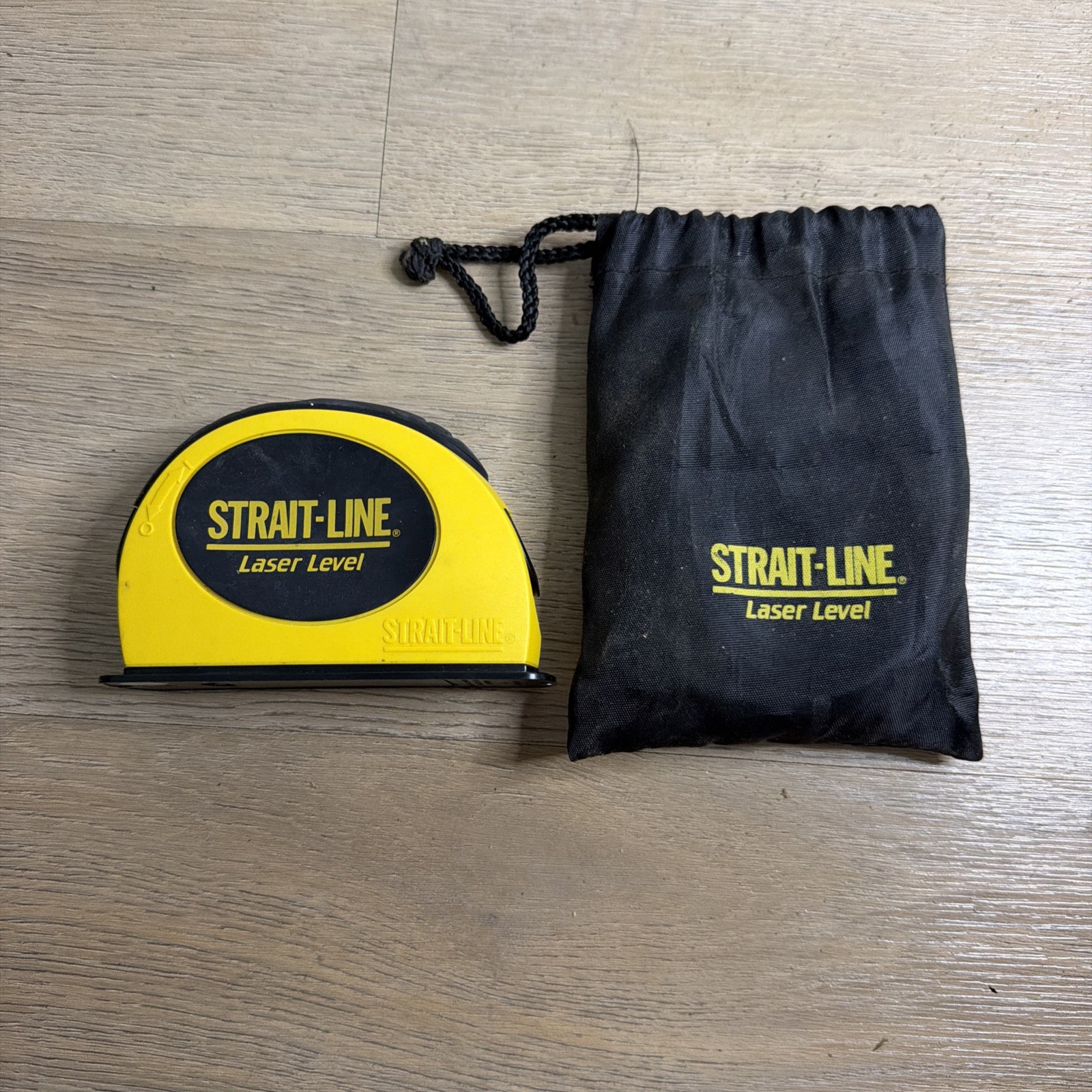Strait-Line Laser Level Tested And Working Needs Batteries W/ Storage Pouch Bag