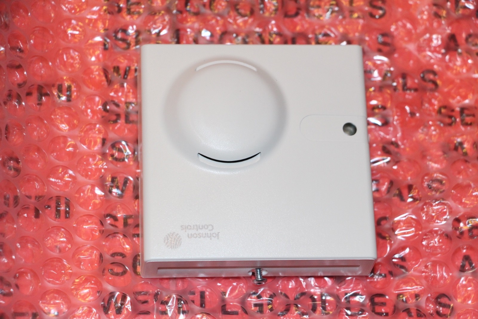 Johnson Controls HE-68N3-0N00WS Wall Mount Temperature Sensor, White New