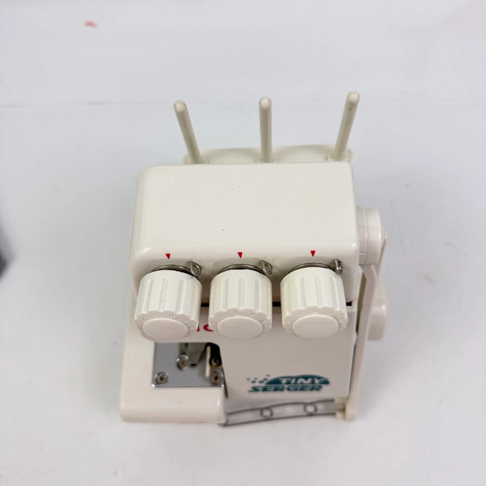 Singer Tiny Serger Electric Overedging Sewing Machine & Foot Pedal Needs Service