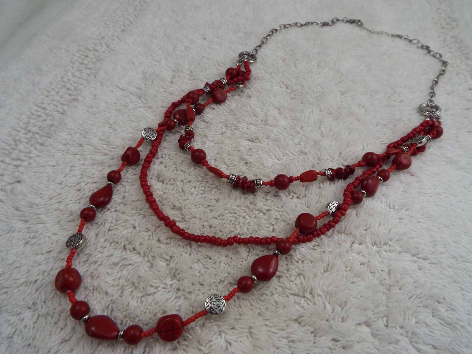 Red Glass & Acrylic Bead Necklace (A77)