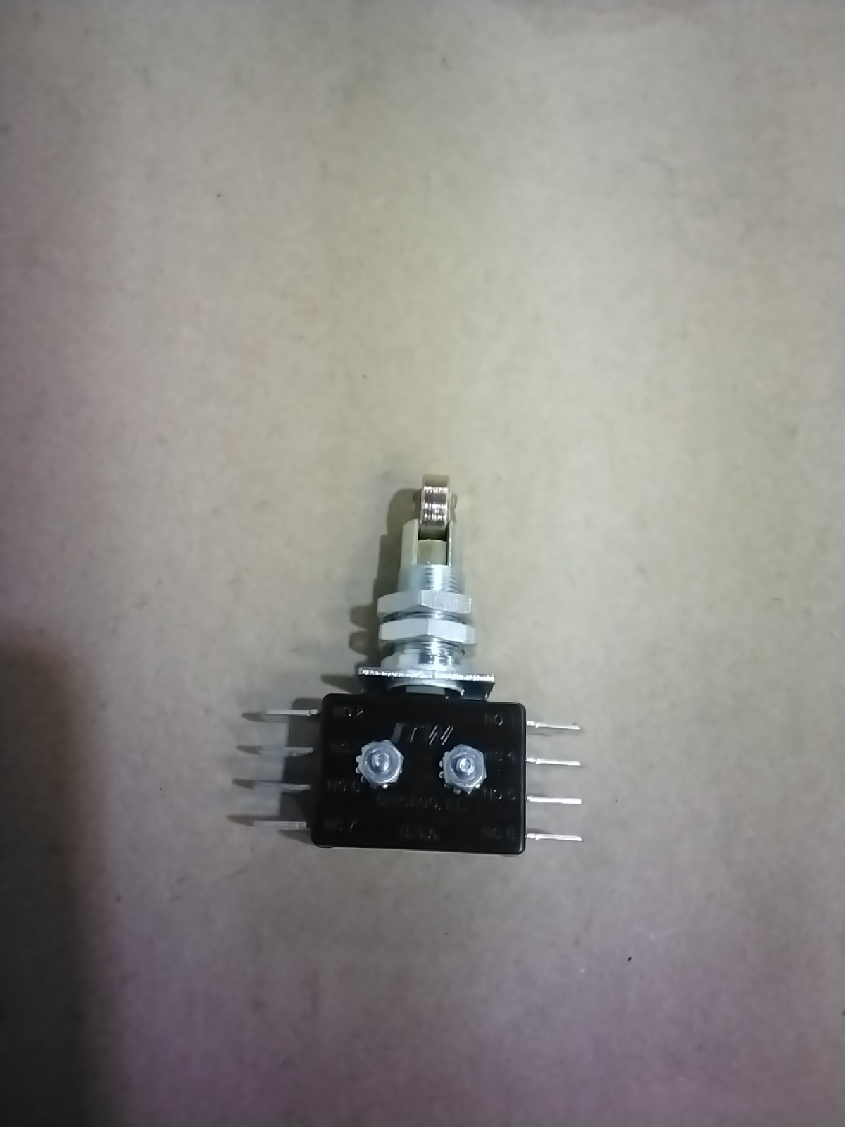 ITW 22-504 8-Prong Limit Switch 0818
