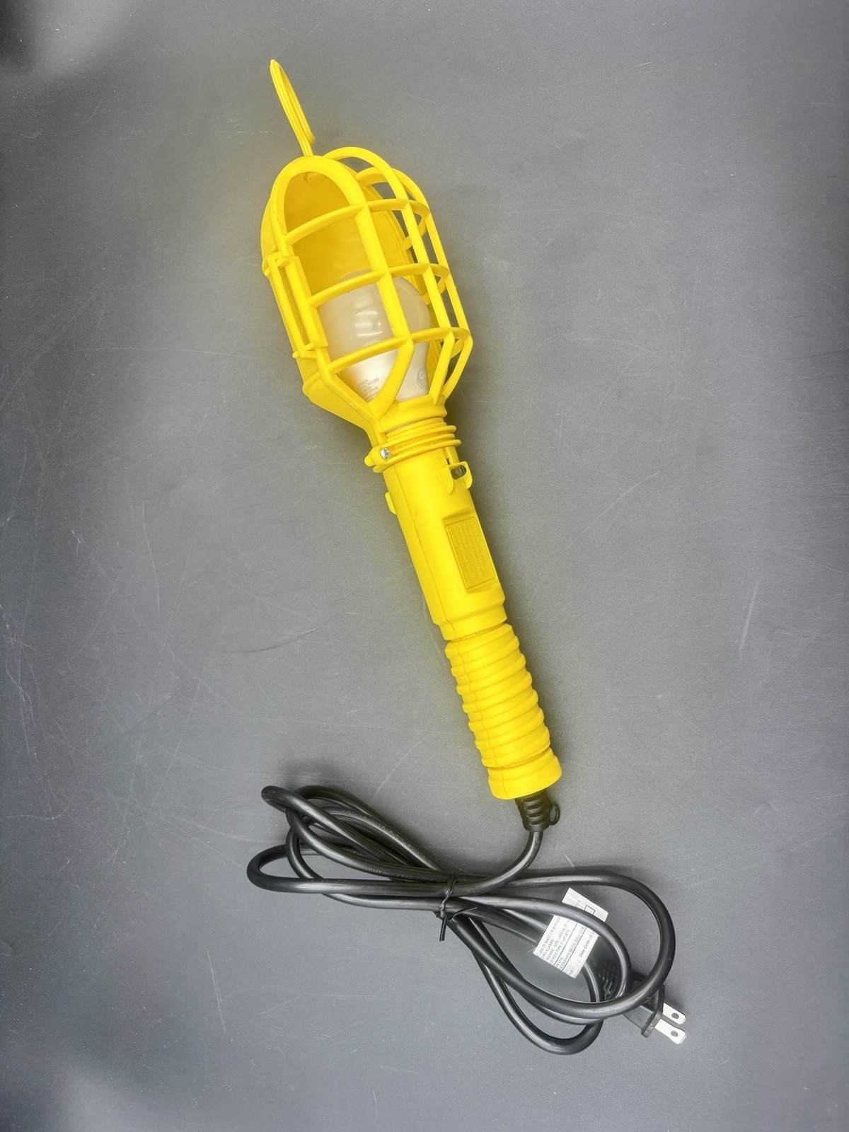 KAITE 70017 Yellow Portable Work Light Drop Trouble Lamp 75W Max Tested Working
