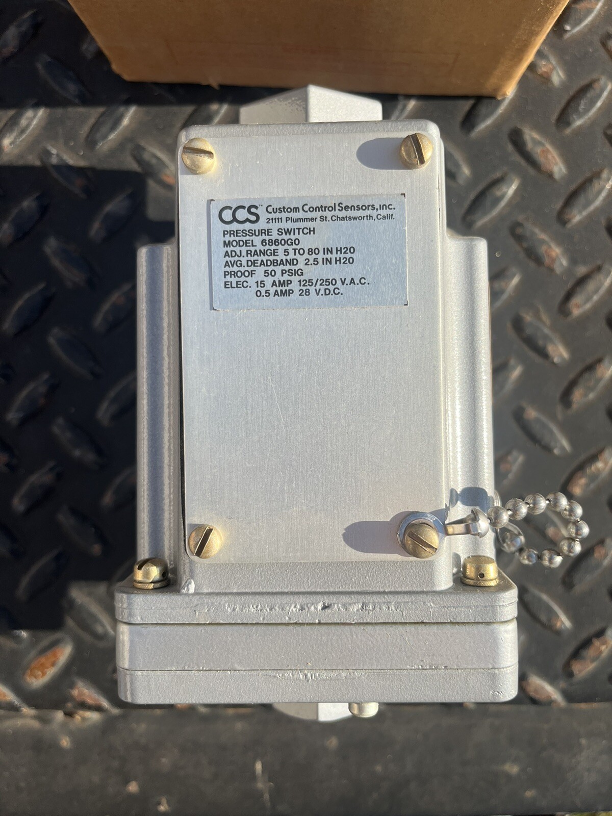 Instrument Air Switch Model 6860G0