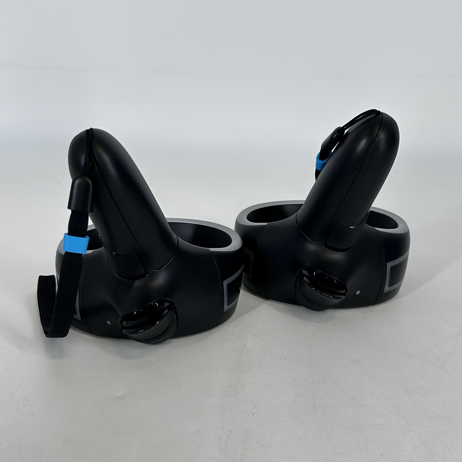 HTC Vive Cosmos VR Headset w/ Controllers/Link Box/USB Cable - Very Good