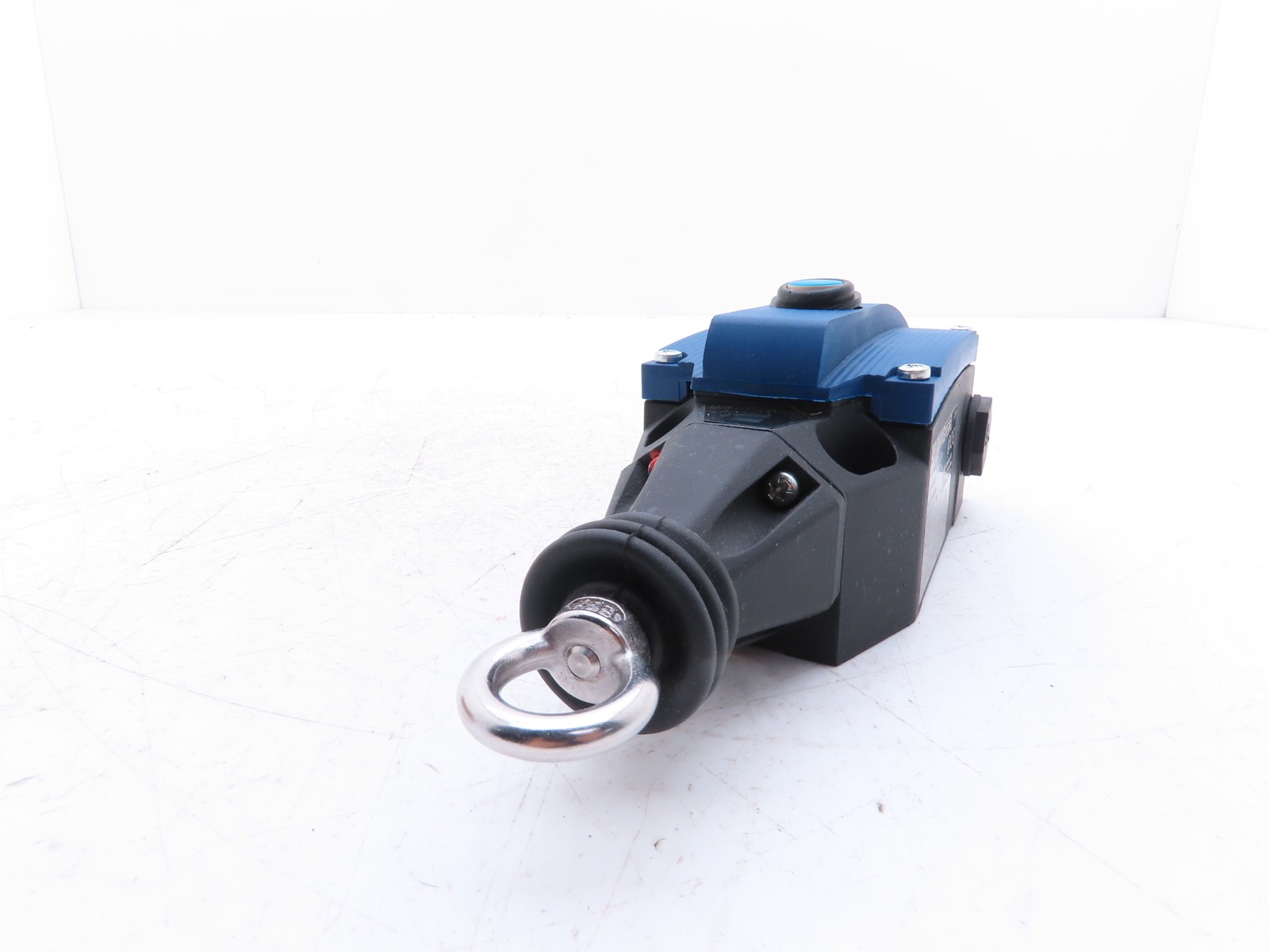 Schmersal ZQ 900-02 Emergency Cable Pull Switch E-Stop 16771601