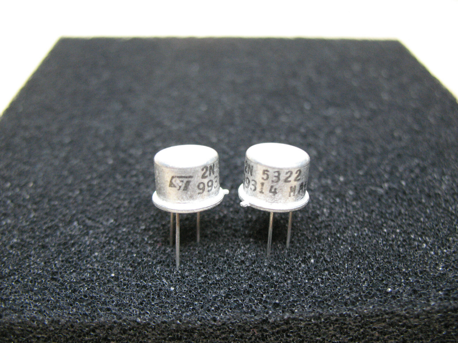 Qty. 10 ST Microelectronics 2N5322 PNP Transistors _