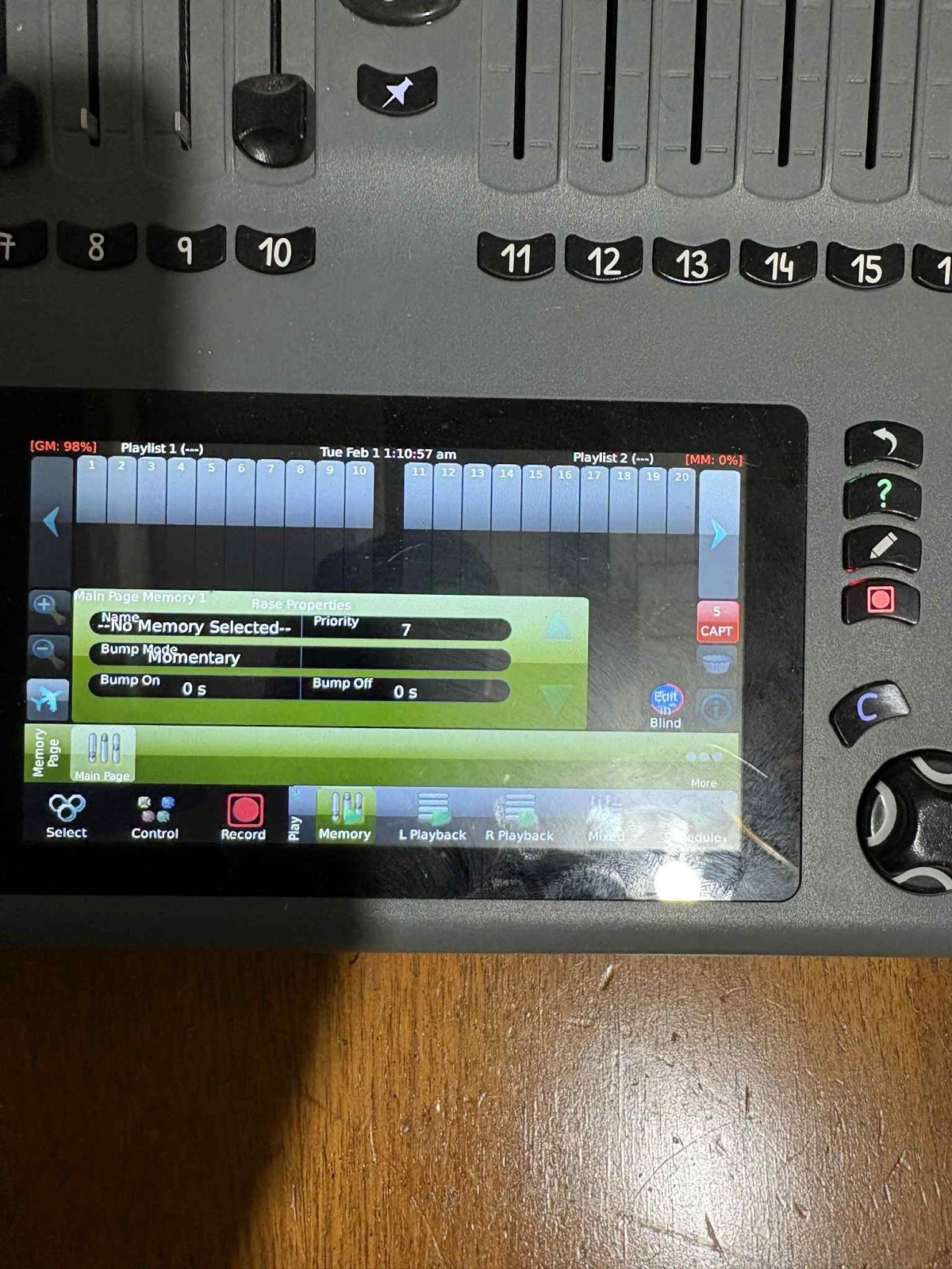 Cognito PRO512 DMX console Working missing some buttons offer as found