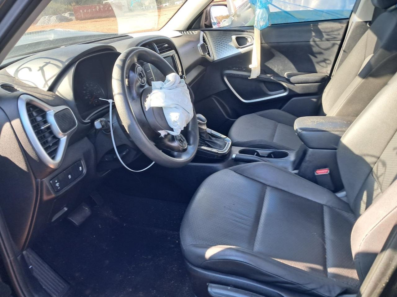 SOUL 2022 Glove Box 4836616