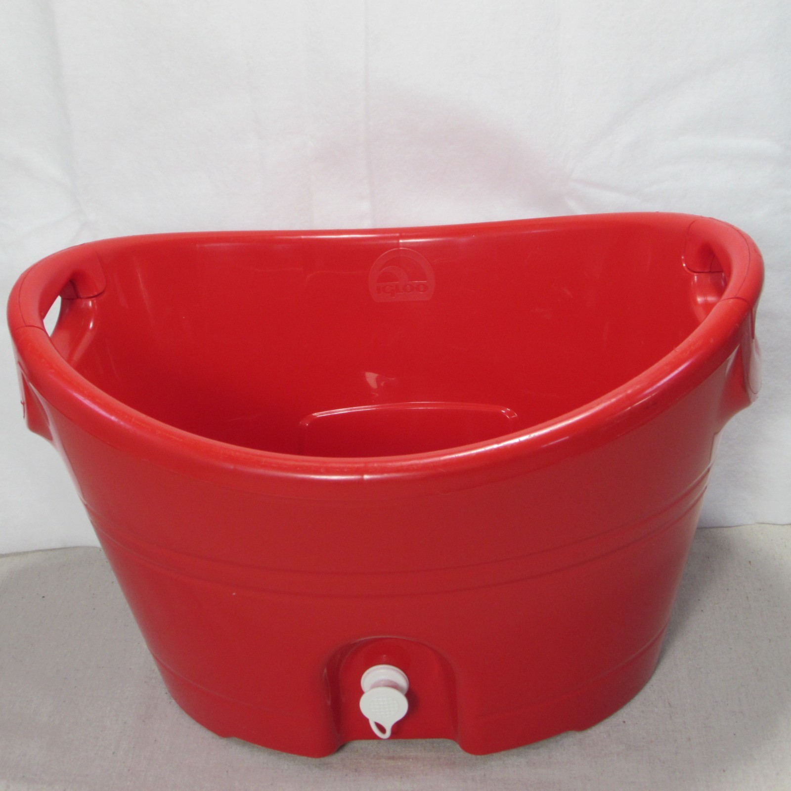 Igloo Party Bucket Cooler 20 Qt Inferno Red Portable Beverage Cooler