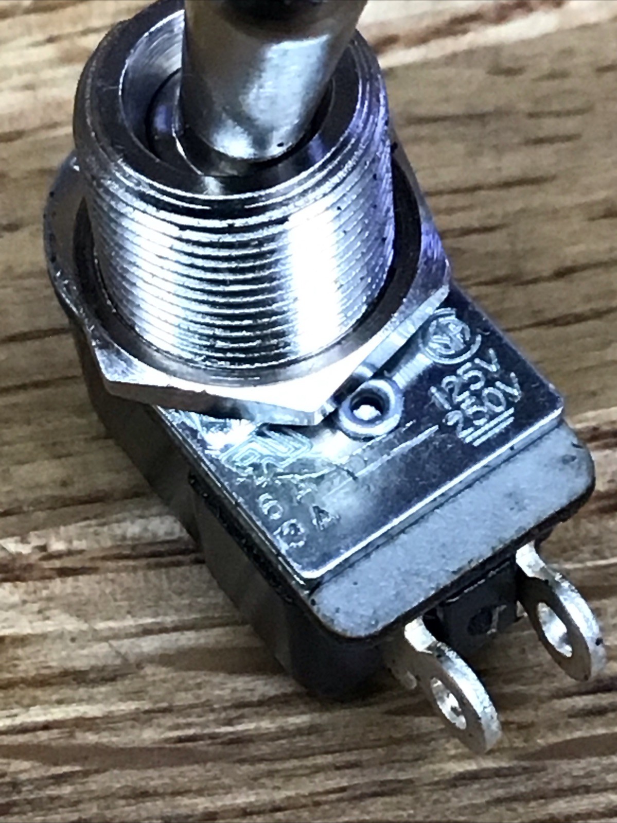 (1) Carling Technologies Toggle Switch 2233R 6A/125VAC or 3A/250VAC