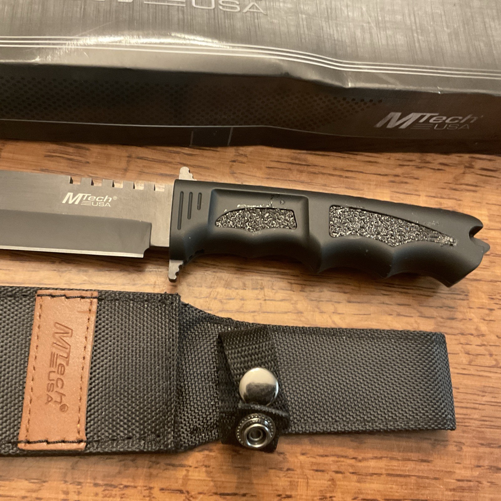 MT-086 fixed blade knife With Sheath……..