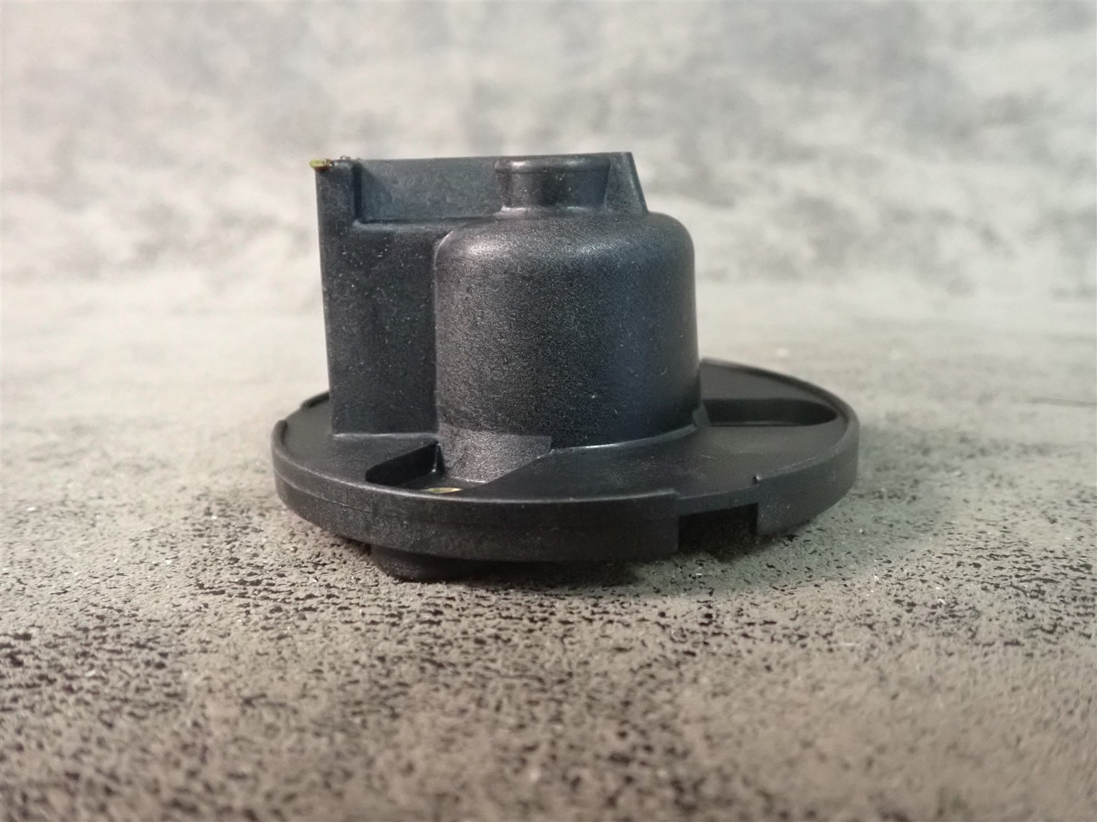 NEW Wells RB973 Ignition Distributor Rotor (SS49)