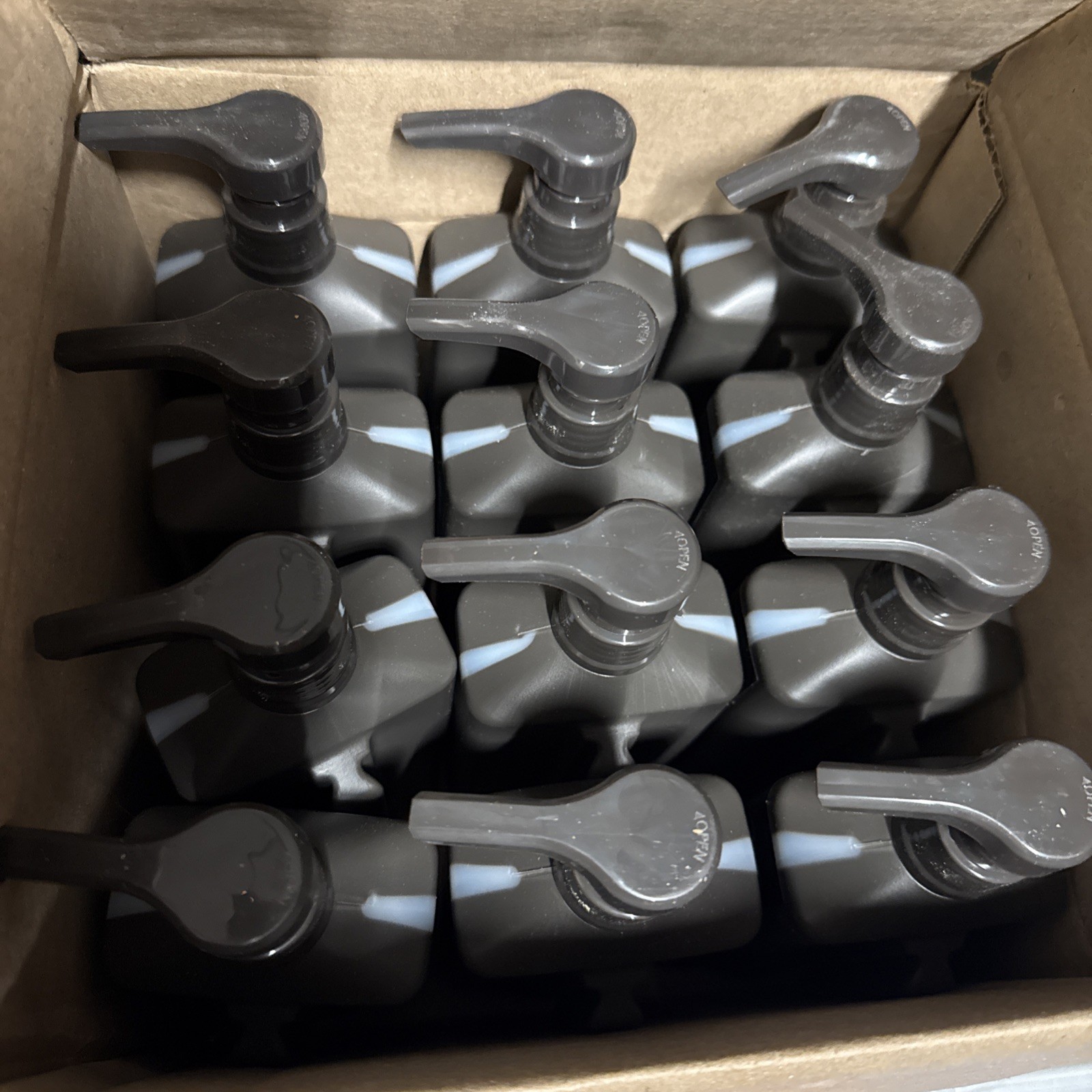 1 CASE Gilchrist & Soames Shampoo Warm Oak 12.2oz New, Old Stock - 12 Bottles