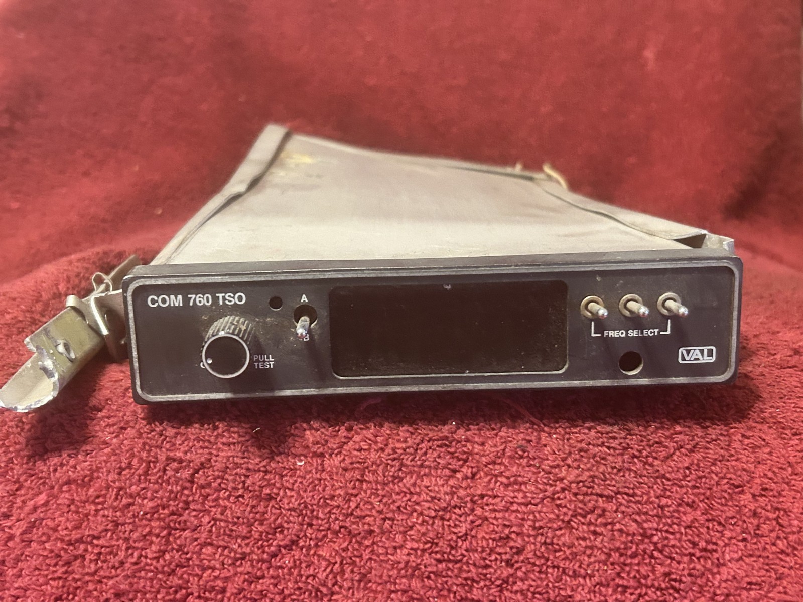 VAL COM 760 TRANSCEIVER P/N 801000 WITH TRAY AND CONNECTOR CORE PARTS