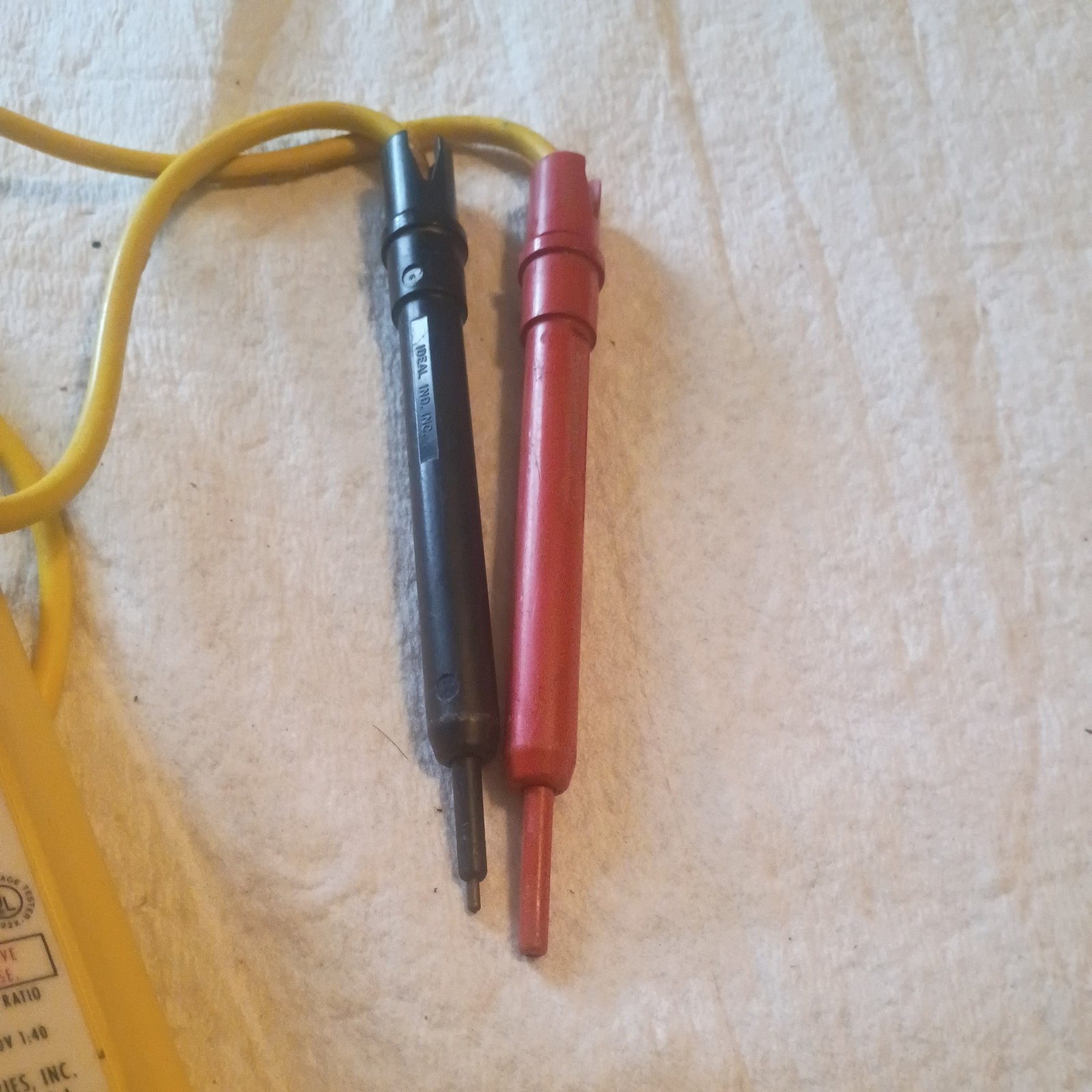 Ideal Voltage Tester 61-065
