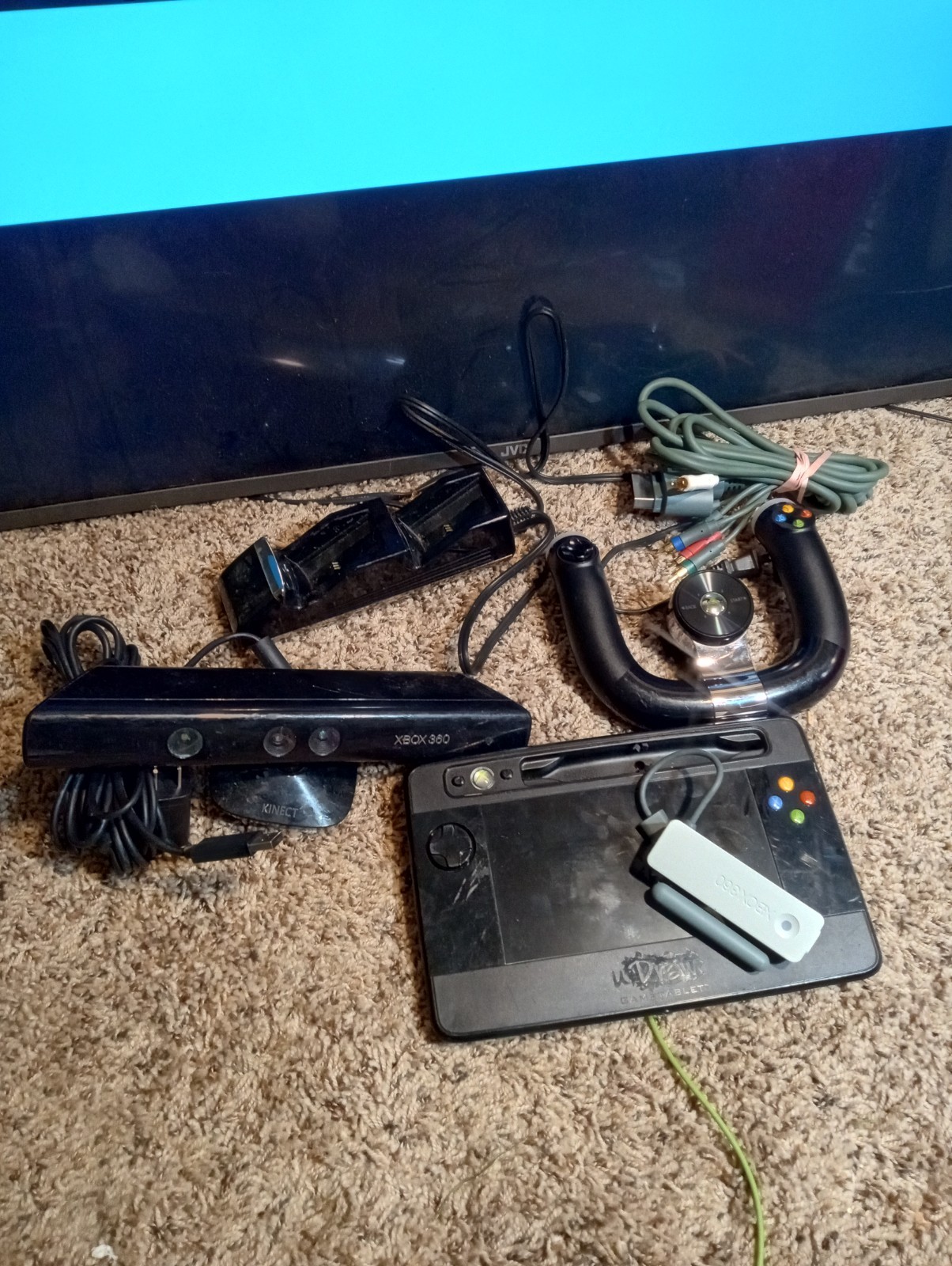 xbox 360 LOT accessories, wheel, Kinect,charger