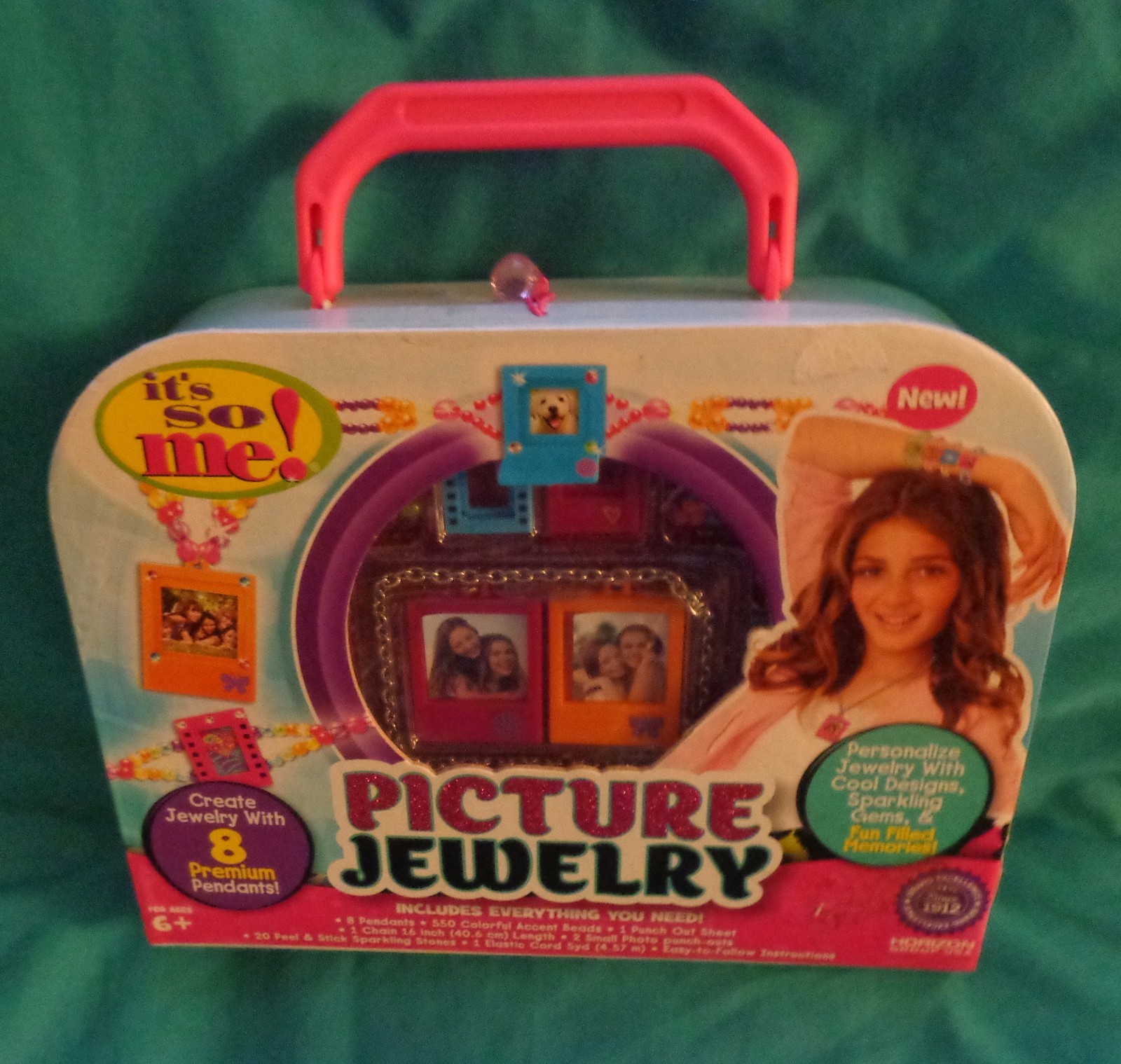 NEW IN CASE  IT'S SO ME!    PICTURE JEWELRY   CRAFT KIT HAS  EVERYTHING YOU
