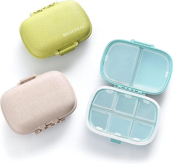 Travel Pill Organizer 3 Pack – Pastillero de Viaje Portátil 8 Compartimentos